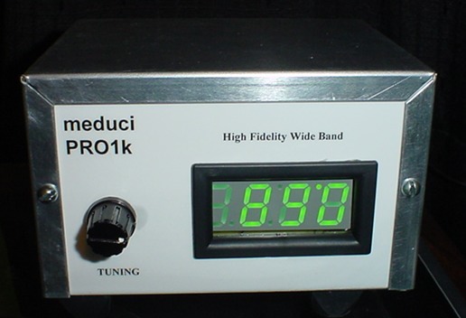 PRO1K Tuner, tuned to Chicago's 890WLS and indicating C-QUAM lock...